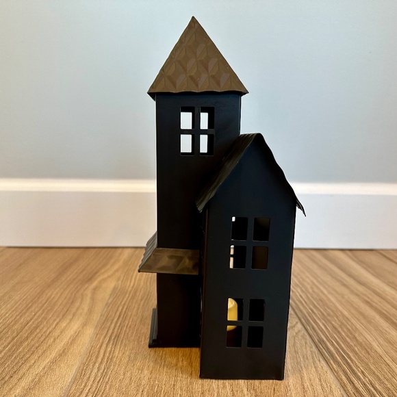 Lit Metal Haunted Mansion Halloween Metal House - Hyde & EEK! - Picture 6 of 13